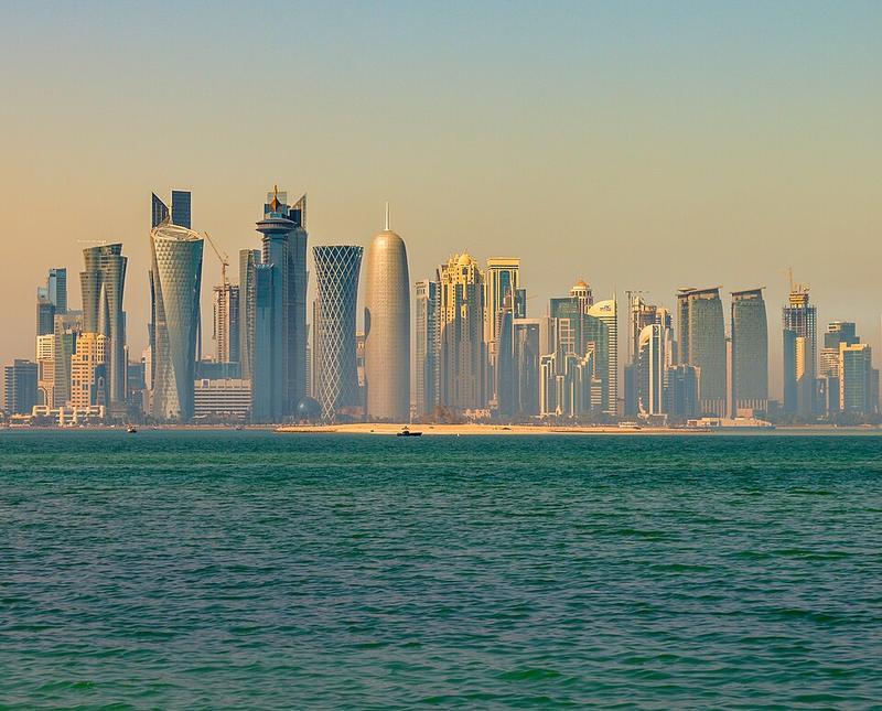 قطر وعُمان والبحرين